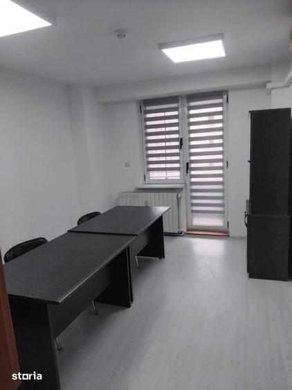 Spațiu comercial, de 75 mp, în Centrul Civic