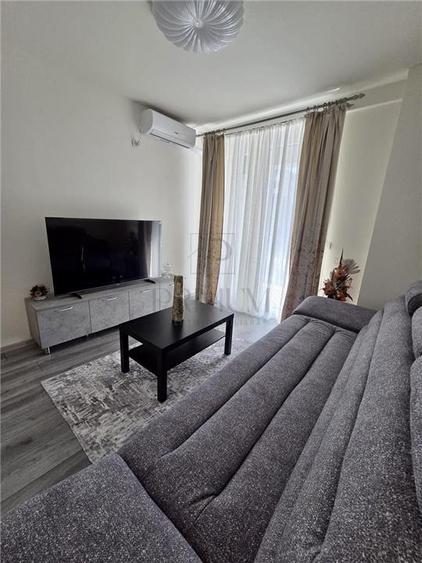 Apartament cu 2 camere decomandat, mobilat în Aradului