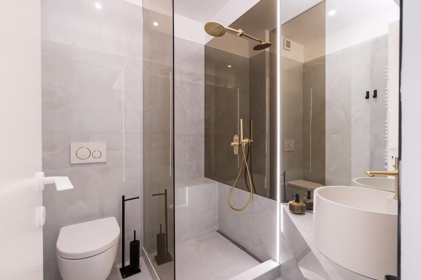 Apartament cu 3 camere decomandat, mobilat în Aviației