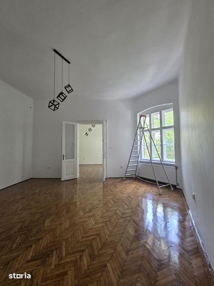 Apartament cu 2 camere, mobilat în Central