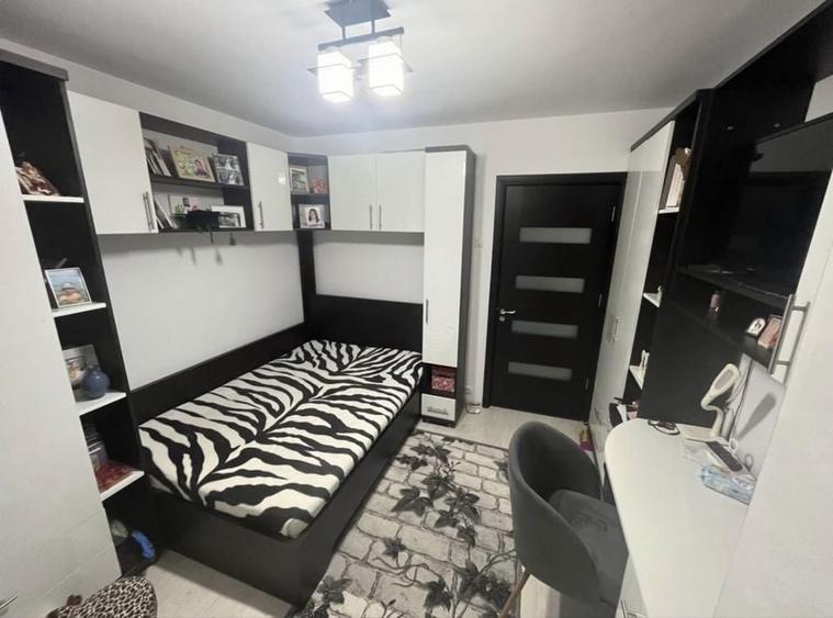 Apartament cu 3 camere decomandat în Berca