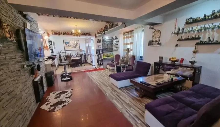Casă cu 5 camere cu Teren 300 Mp în IAR