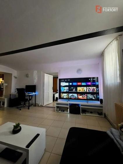 Apartament cu 3 camere semidecomandat în P-ța Maria