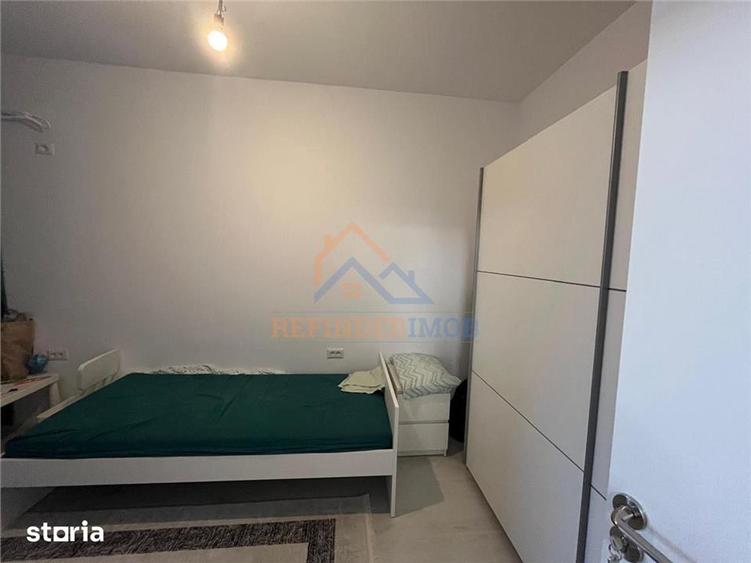 Apartament cu 3 camere decomandat, mobilat în Titan