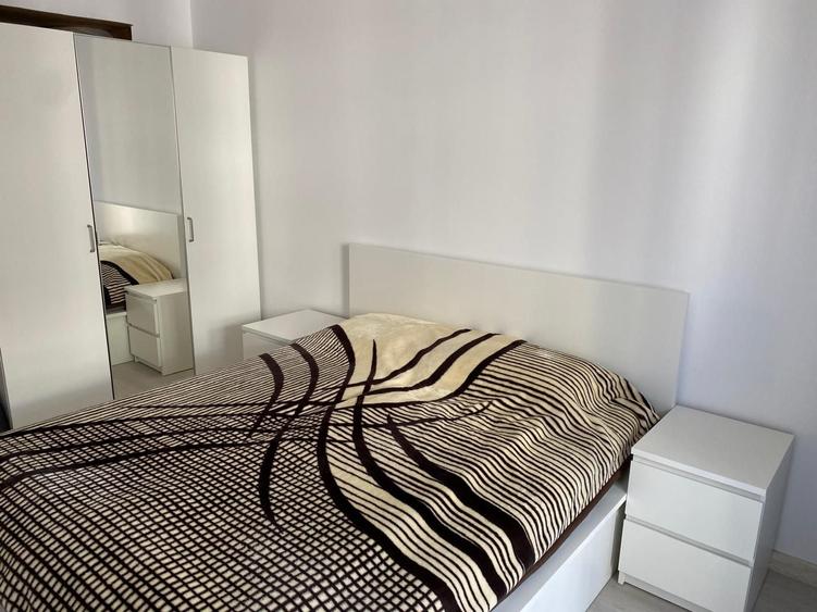 Apartament cu 2 camere decomandat în Titan