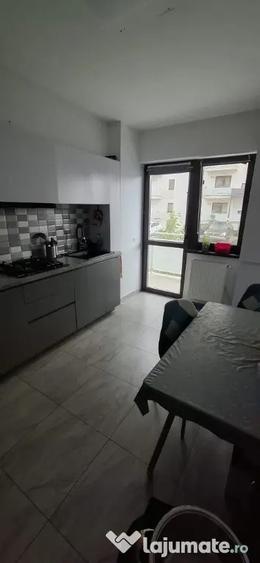 Apartament cu 3 camere decomandat în Bucium