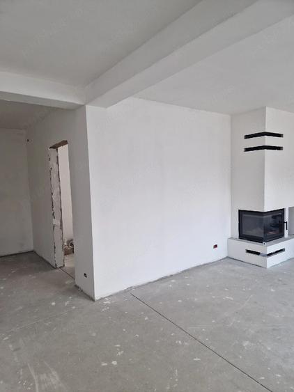 Casă cu 5 camere cu Teren 220 Mp în Pantelimon