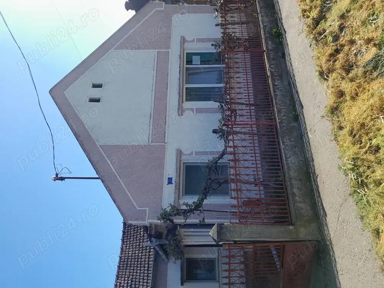 Casă cu 3 camere în Hurezu Mare