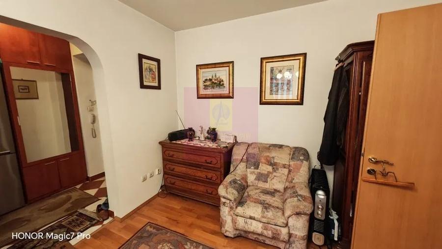 Apartament cu 2 camere semidecomandat în Lacul Tei