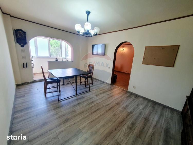 Apartament cu 3 camere decomandat, mobilat în Rahova