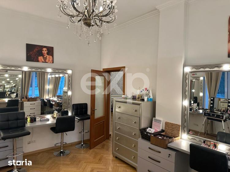 Apartament cu 5 camere decomandat, mobilat în Romană