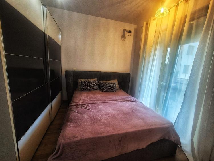 Apartament cu 2 camere decomandat, mobilat în Parcul Carol