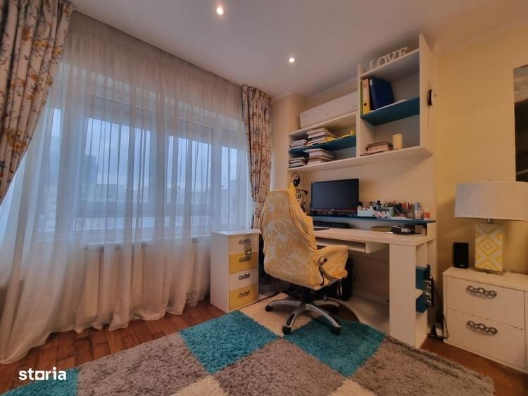 Apartament cu 4 camere decomandat în Unirii