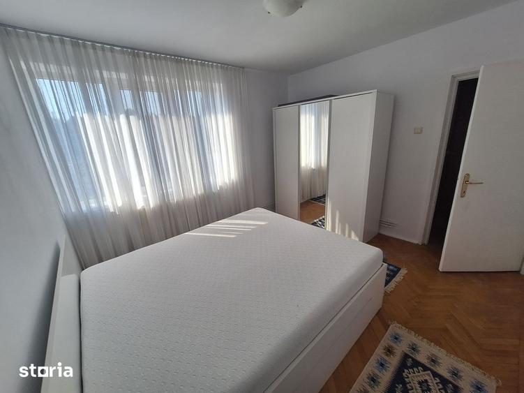 Apartament cu 3 camere în Badea Cârțan