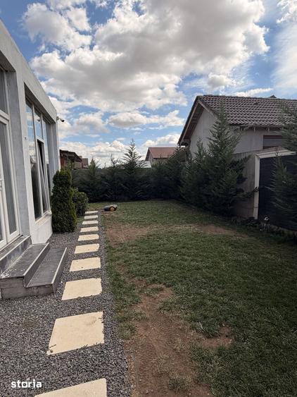 Casă cu 10 camere cu Teren 430 Mp în Sântandrei