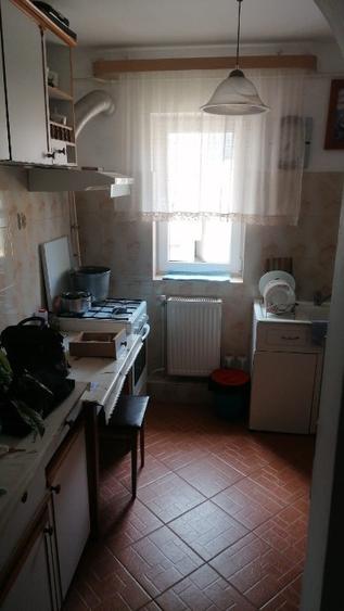 Apartament cu 3 camere semidecomandat în Universității