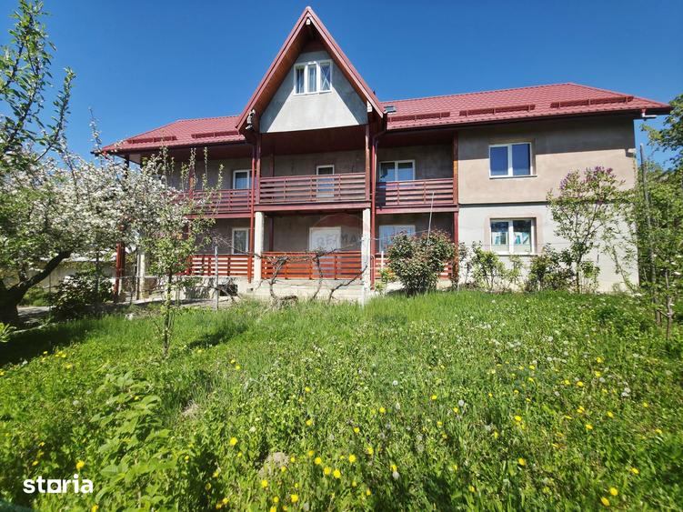 Casă cu 6 camere cu Teren 1263 Mp în Dărmănești