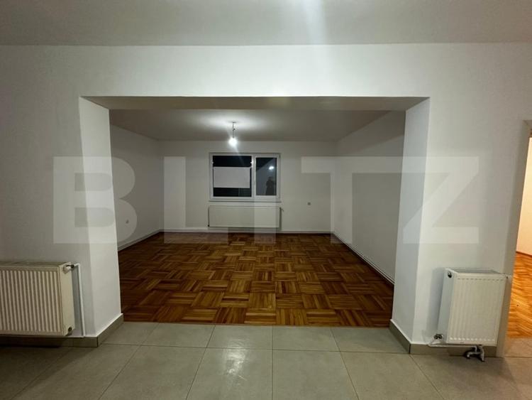Casă individuală cu 8 camere cu Canalizare în Sebeș