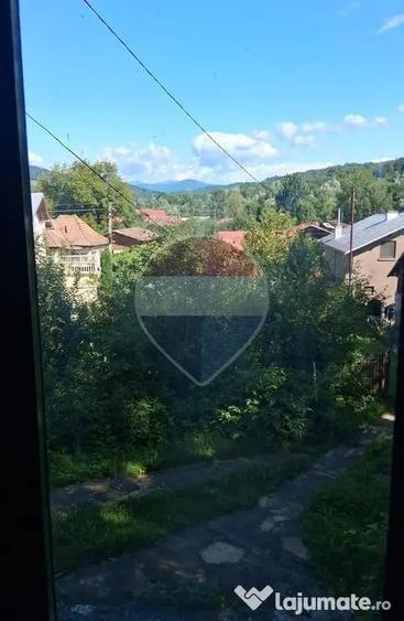 Casă cu 4 camere cu Teren 6676 Mp în Provița de Sus