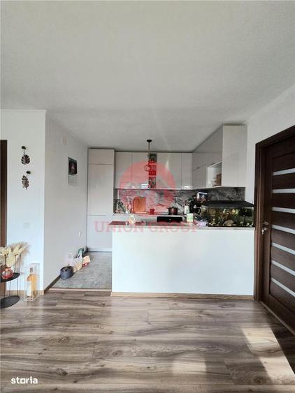 Casă cu 4 camere cu Teren 690 Mp în Corbu