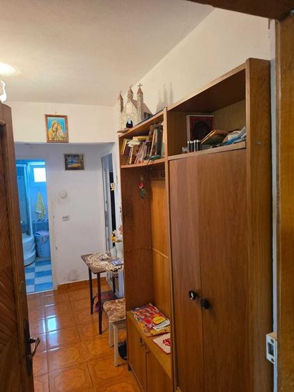 Apartament cu 2 camere decomandat în Valea Aurie