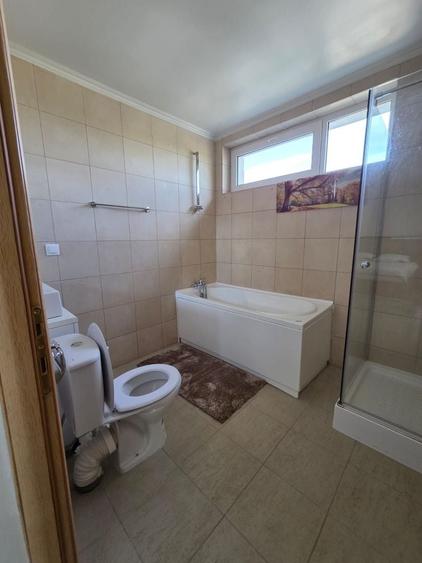 Casă individuală cu 4 camere cu Canalizare în Tunari