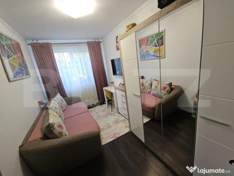 Apartament cu 3 camere decomandat în Podu Roș
