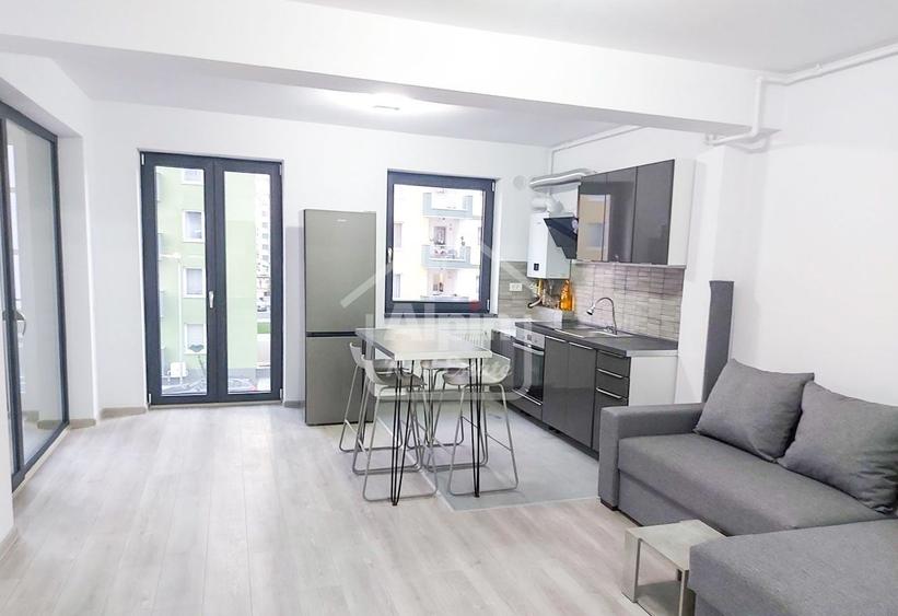 Apartament cu 2 camere decomandat, mobilat în Tractorul