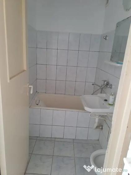 Apartament cu 2 camere semidecomandat în Exterior Vest
