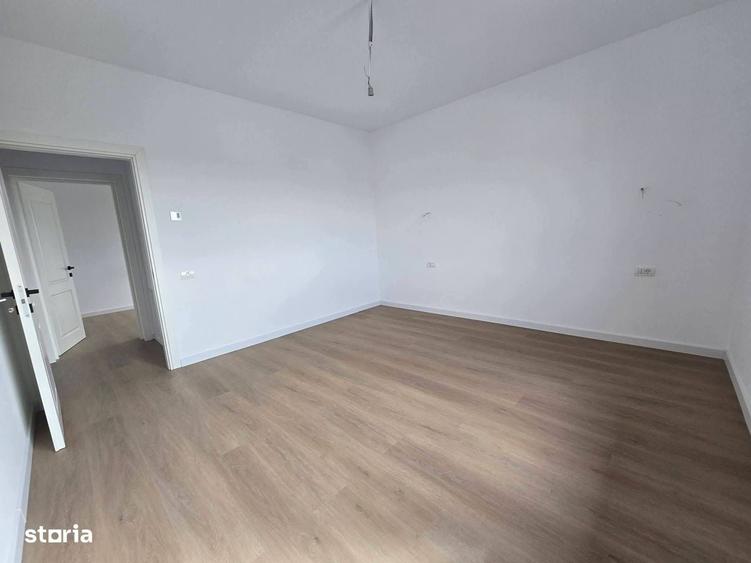 Casă cu 4 camere cu Teren 444 Mp în Dobroești
