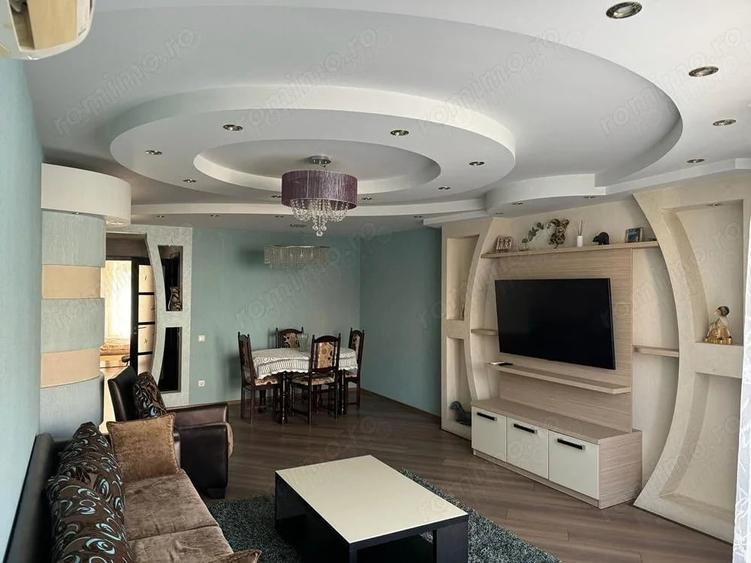 Apartament cu 3 camere decomandat în Banu Manta