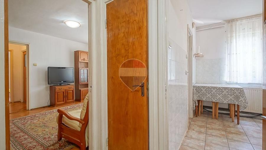 Apartament cu 2 camere semidecomandat în Centrul Civic