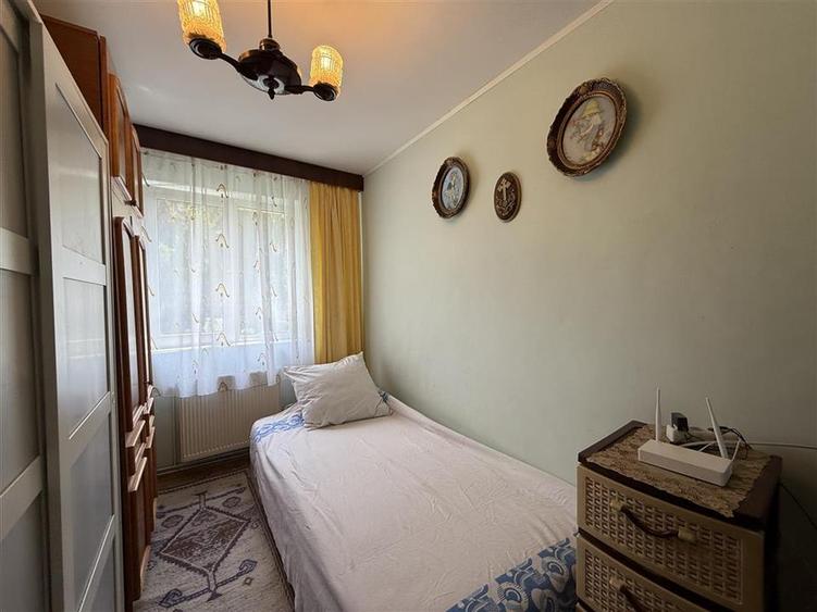 Apartament cu 3 camere semidecomandat în Astra