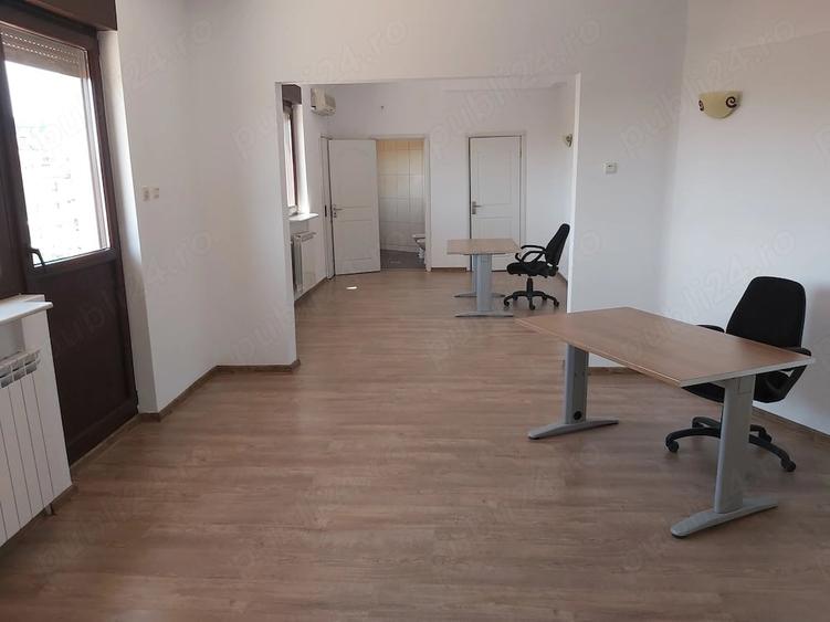 Apartament cu 3 camere decomandat în Exterior Vest