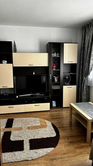 Apartament cu 2 camere semidecomandat în Micro 6