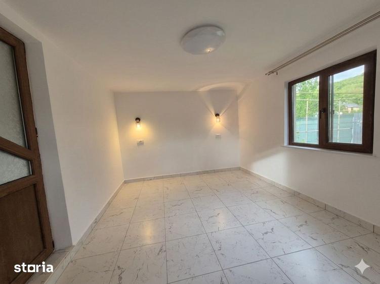 Casă cu 2 camere cu Teren 330 Mp în Cleja