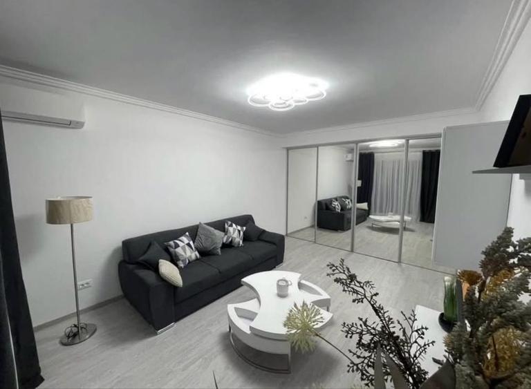 Apartament cu 2 camere decomandat în Olteni