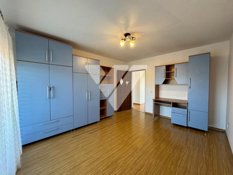 Apartament cu 3 camere decomandat, mobilat în Șelimbăr