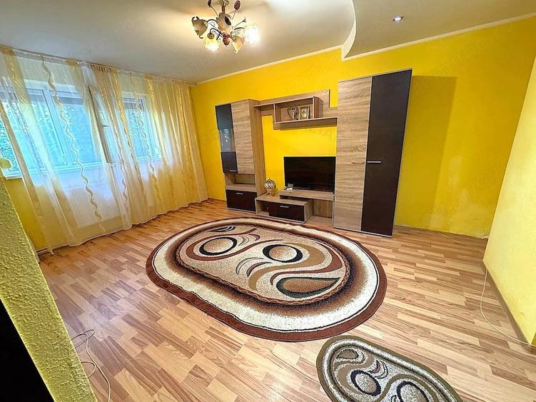 Garsonieră decomandată în Est