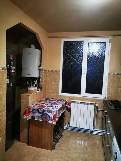 Apartament cu 3 camere decomandat, mobilat în Brâncoveanu