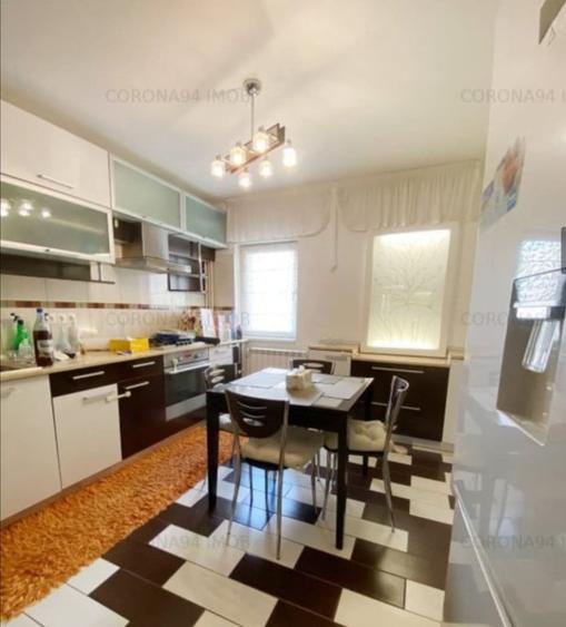 Apartament cu 3 camere decomandat în Octavian Goga