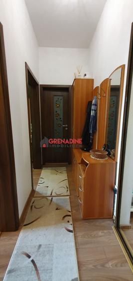 Apartament cu 2 camere decomandat în Tractorul