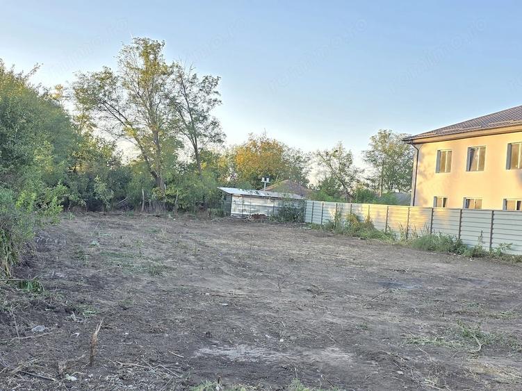 Teren de 937 mp, în Movilița