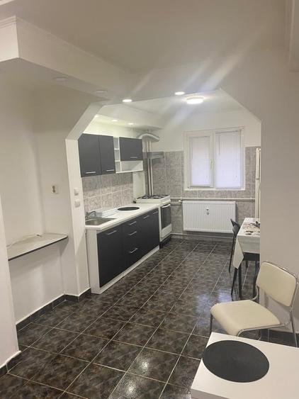 Apartament cu 2 camere decomandat în Socului