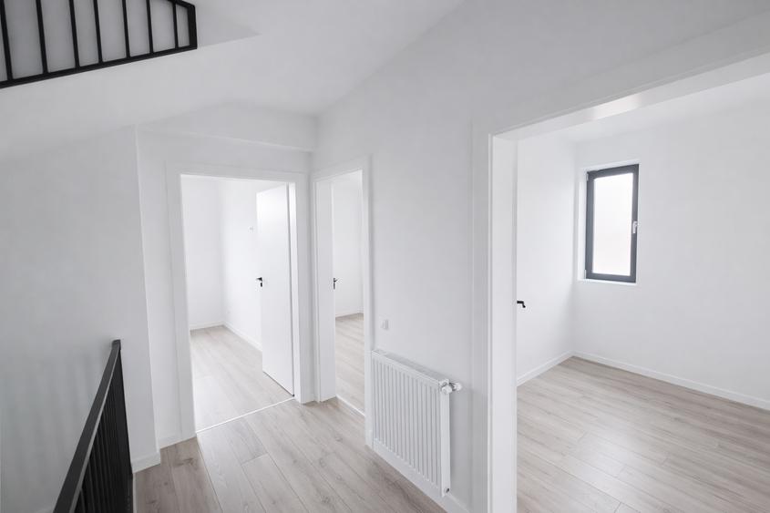 Duplex cu 5 camere cu Piscina în Bujoreni