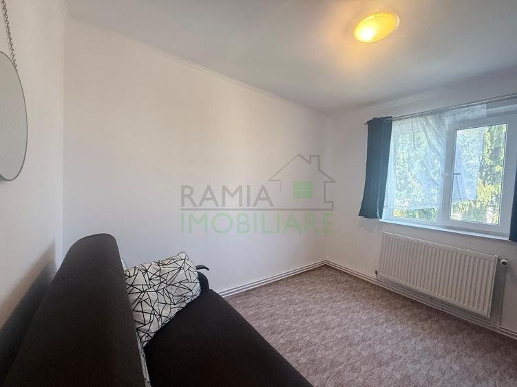 Apartament cu 2 camere semidecomandat, mobilat în Tractorul