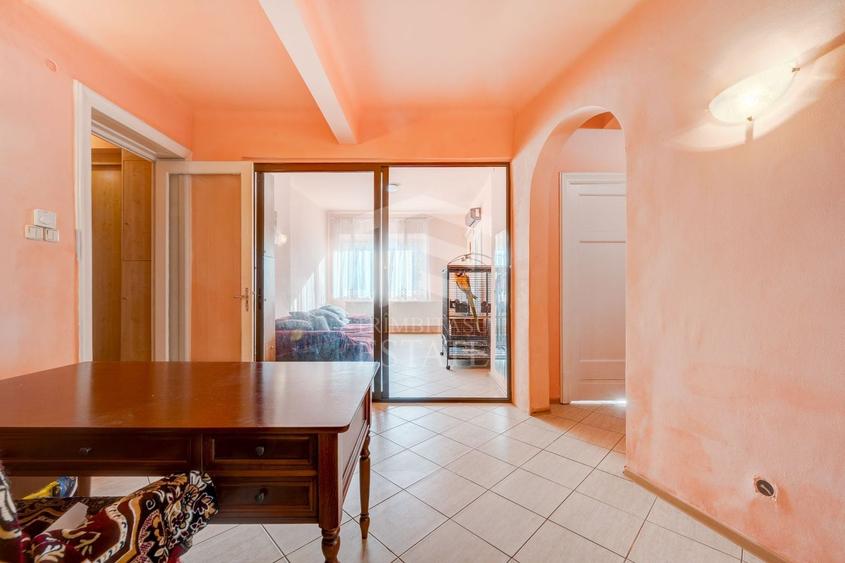 Apartament cu 4 camere decomandat în Calea Călărașilor