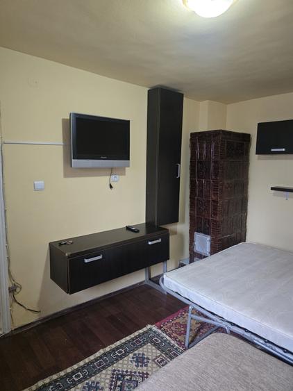 Casă cu 2 camere cu Teren 100 Mp în Central