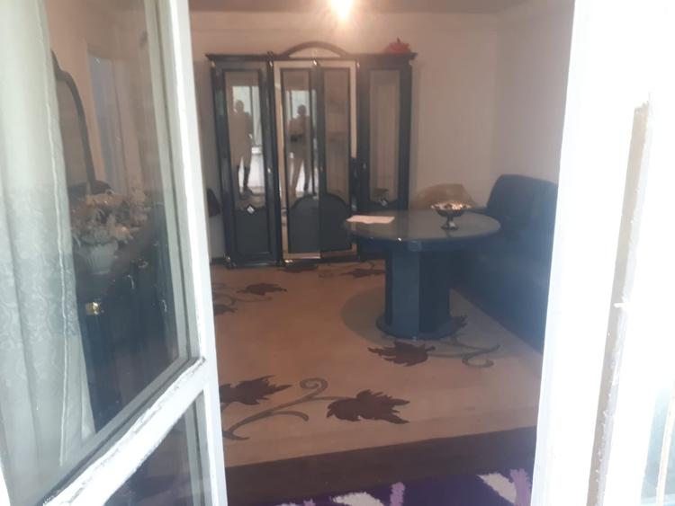 Apartament cu 4 camere decomandat în Baicului