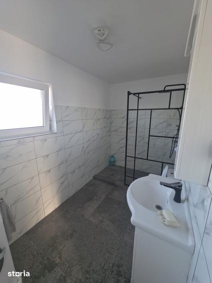 Casă cu 4 camere cu Teren 200 Mp în Livezeni